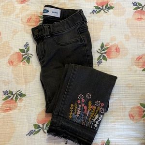 Old Mavy Ballerina embroidered skinny jeans. Toddler girls size 4t.